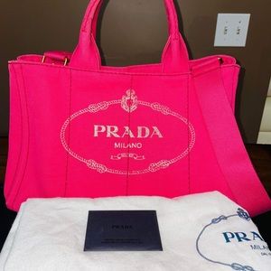 Prada Canapa
